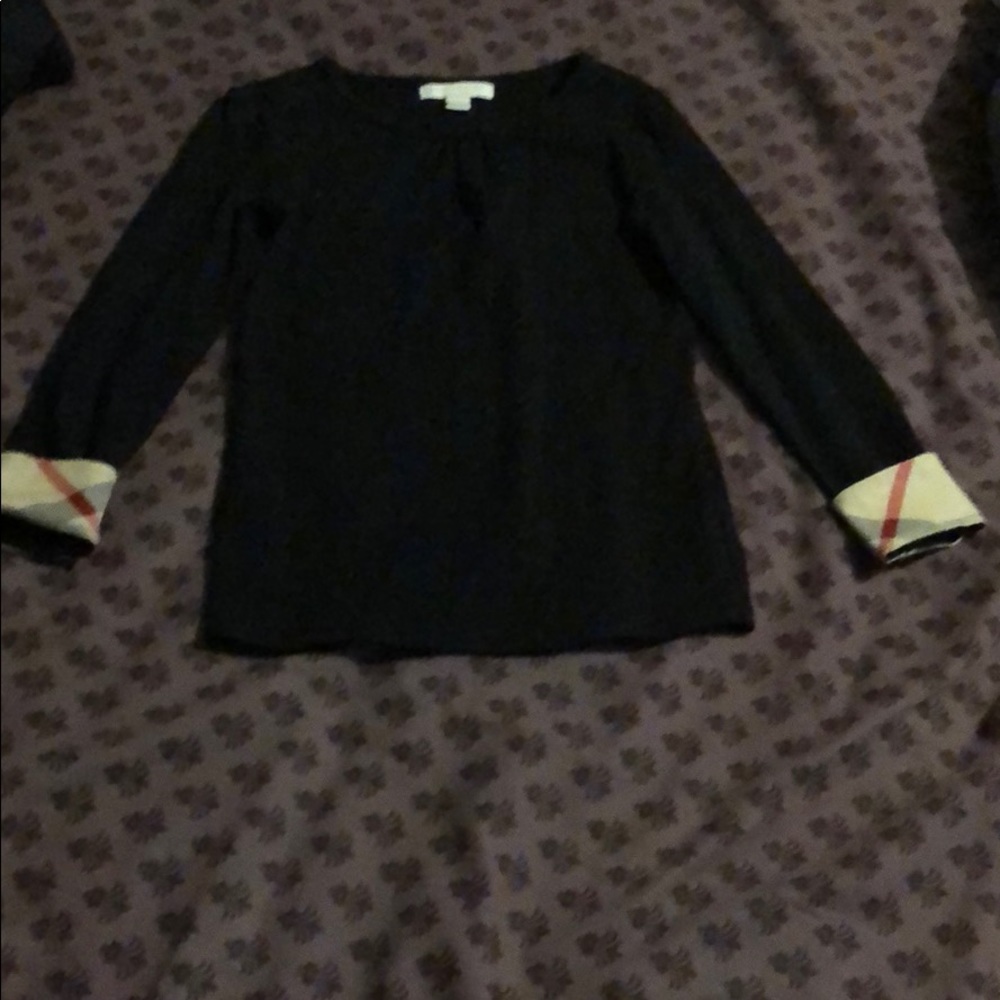 Girl black Burberry top with patten sleeves
